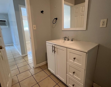7518 Morley Street - Photo Thumbnail 4