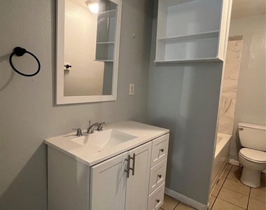 7518 Morley Street - Photo Thumbnail 3