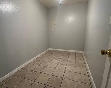 7518 Morley Street - Photo Thumbnail 5