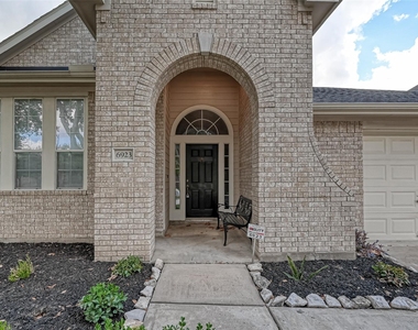 6923 Grants Hollow Lane - Photo Thumbnail 2