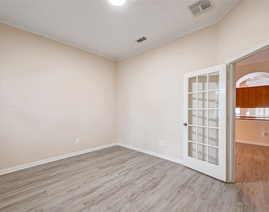 6923 Grants Hollow Lane - Photo Thumbnail 8
