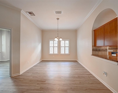 6923 Grants Hollow Lane - Photo Thumbnail 4