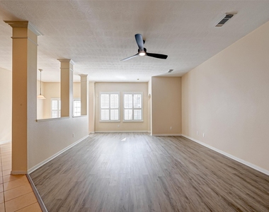 6923 Grants Hollow Lane - Photo Thumbnail 11