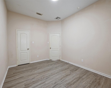 6923 Grants Hollow Lane - Photo Thumbnail 27