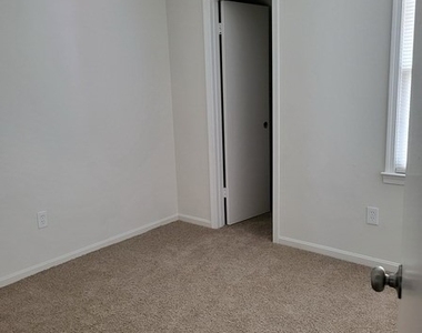 1510 Americana Drive - Photo Thumbnail 9