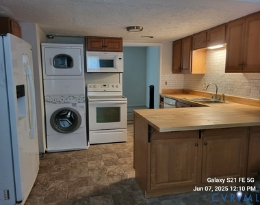 1510 Americana Drive - Photo Thumbnail 3