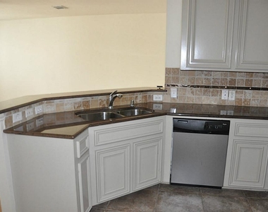 2020 Mason Street - Photo Thumbnail 4