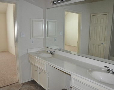 2020 Mason Street - Photo Thumbnail 7