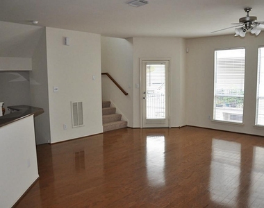 2020 Mason Street - Photo Thumbnail 2