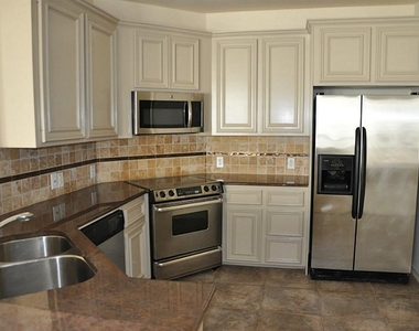 2020 Mason Street - Photo Thumbnail 5