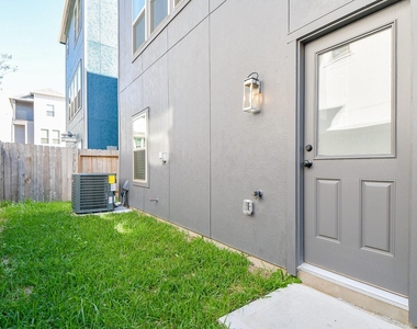 2033 Millbridge Spring - Photo Thumbnail 14