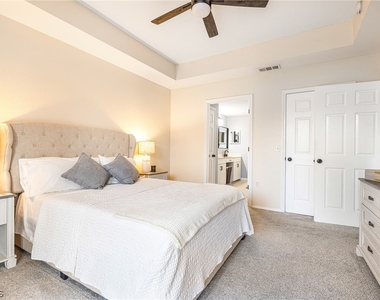 9055 Colby Drive - Photo Thumbnail 17