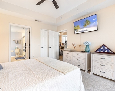9055 Colby Drive - Photo Thumbnail 18
