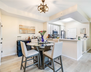 9055 Colby Drive - Photo Thumbnail 8