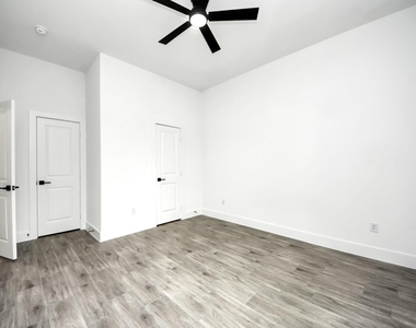 7412 Carver Road - Photo Thumbnail 10