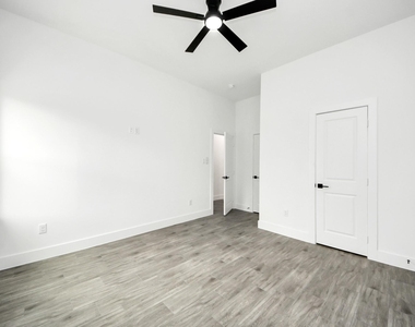 7412 Carver Road - Photo Thumbnail 11