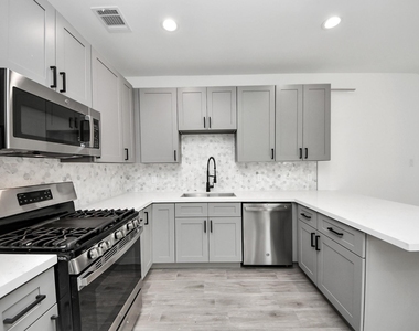 7412 Carver Road - Photo Thumbnail 4
