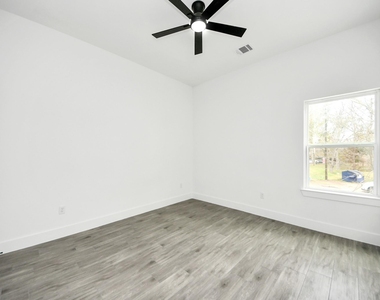 7412 Carver Road - Photo Thumbnail 17
