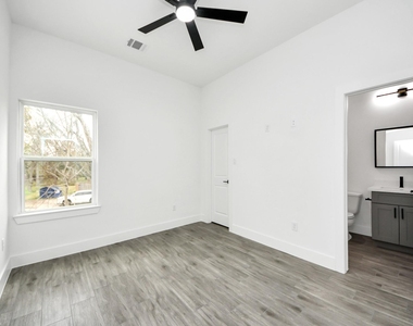7412 Carver Road - Photo Thumbnail 14