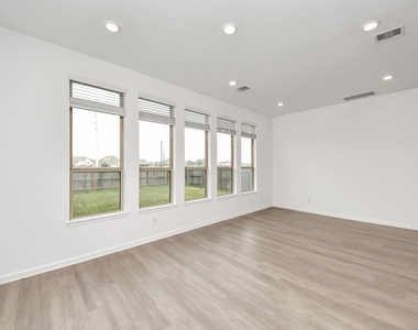 22658 Sutherland Bend Lane - Photo Thumbnail 9
