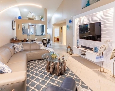 760 Wiggins Lake Drive - Photo Thumbnail 4