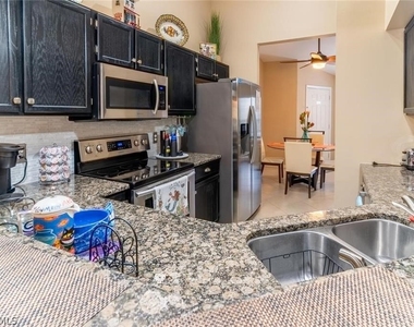 760 Wiggins Lake Drive - Photo Thumbnail 14