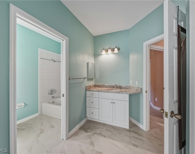 128 Heritage Way - Photo Thumbnail 35