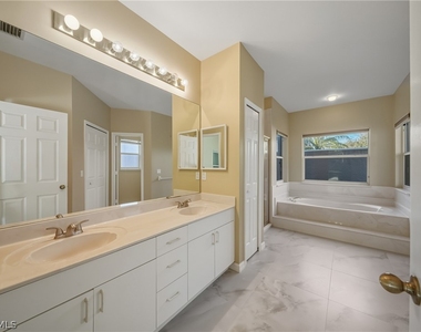 128 Heritage Way - Photo Thumbnail 12