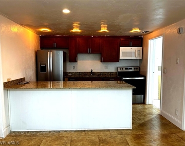 5324 Treetops Drive - Photo Thumbnail 2