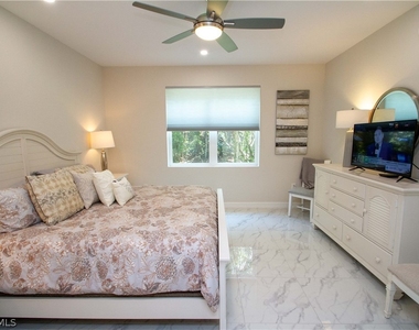 244 Indies Drive E - Photo Thumbnail 14