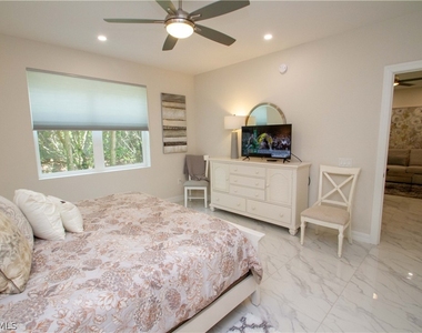 244 Indies Drive E - Photo Thumbnail 13