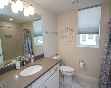 244 Indies Drive E - Photo Thumbnail 22