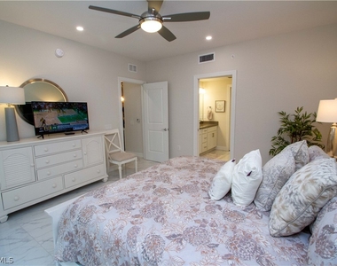 244 Indies Drive E - Photo Thumbnail 12