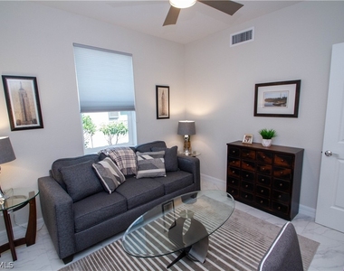 244 Indies Drive E - Photo Thumbnail 26