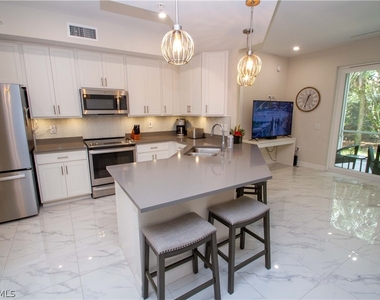 244 Indies Drive E - Photo Thumbnail 4