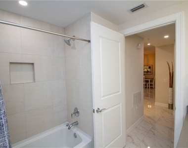 244 Indies Drive E - Photo Thumbnail 23
