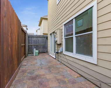 1303 Sherwood Point Lane - Photo Thumbnail 48