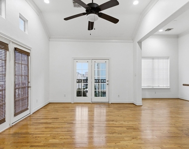 1303 Sherwood Point Lane - Photo Thumbnail 19