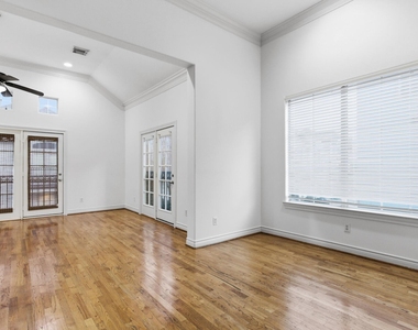 1303 Sherwood Point Lane - Photo Thumbnail 23