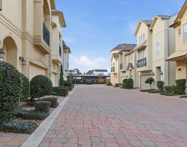 1303 Sherwood Point Lane - Photo Thumbnail 46