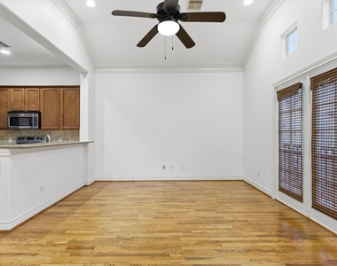 1303 Sherwood Point Lane - Photo Thumbnail 20