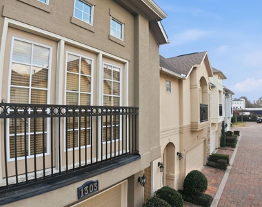 1303 Sherwood Point Lane - Photo Thumbnail 47