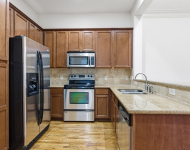 1303 Sherwood Point Lane - Photo Thumbnail 8
