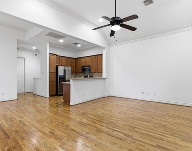 1303 Sherwood Point Lane - Photo Thumbnail 12