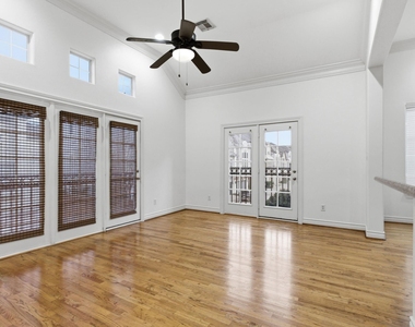 1303 Sherwood Point Lane - Photo Thumbnail 15