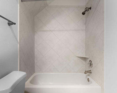 1303 Sherwood Point Lane - Photo Thumbnail 45