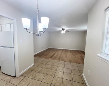 130 Oyster Creek Drive - Photo Thumbnail 5
