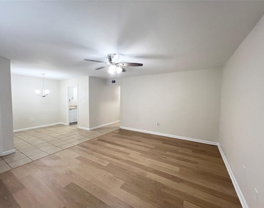 130 Oyster Creek Drive - Photo Thumbnail 2