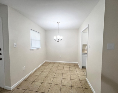 130 Oyster Creek Drive - Photo Thumbnail 4