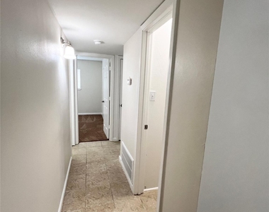 130 Oyster Creek Drive - Photo Thumbnail 12